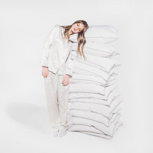 Best Pillow in Canada (2026): Side Sleepers, Neck Pain and the Trial Fine Print